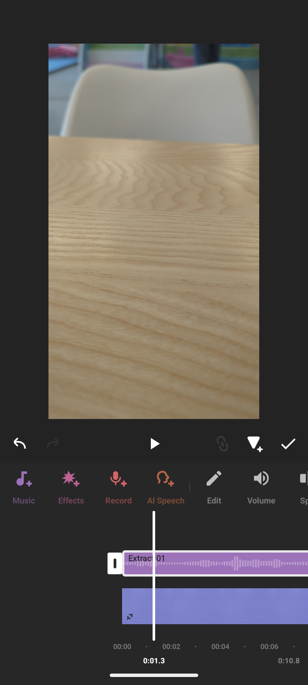 InShotで動画から抽出した音声トラックが映像と別に表示されている画面